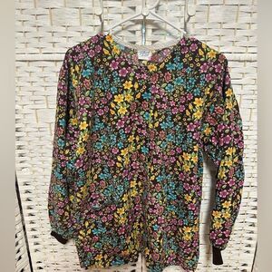 Tafford Long sleeve scrub top size xs brown floral euc. Pockets, snap front